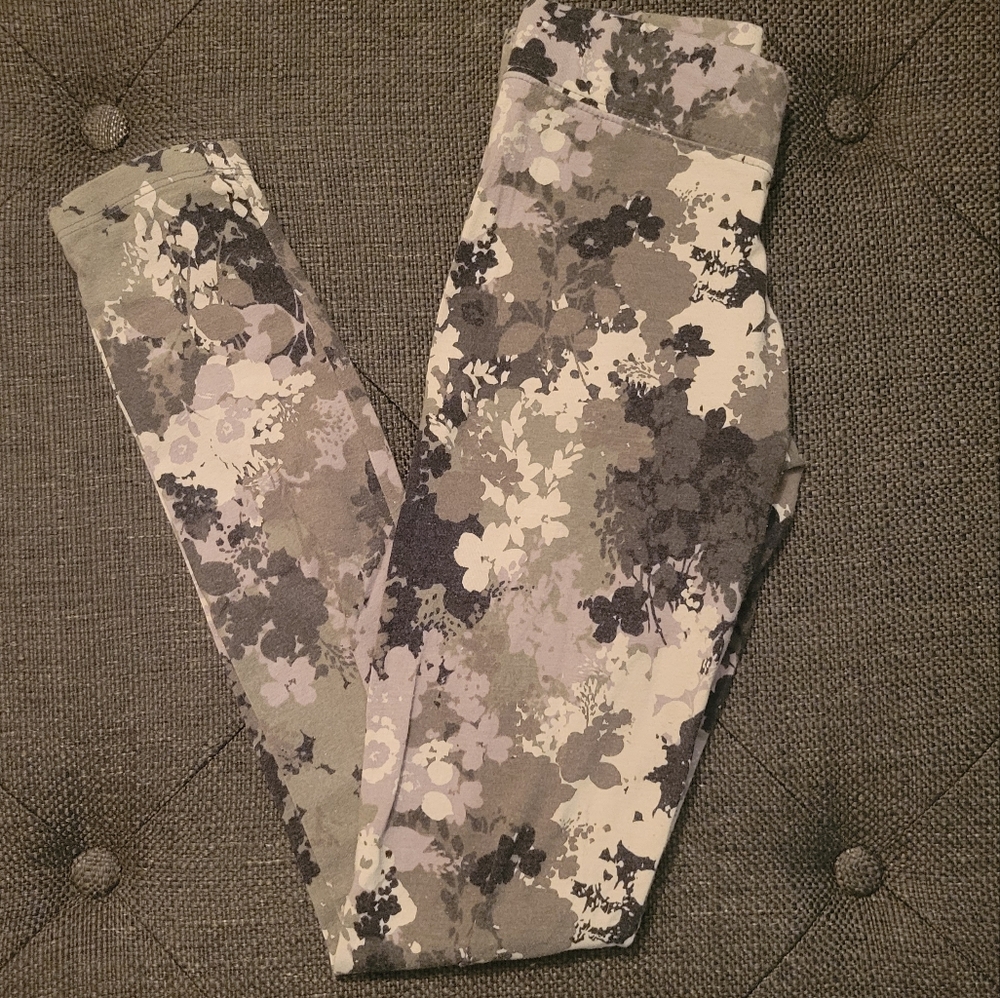 Aeropostale Floral Camouflage Leggings